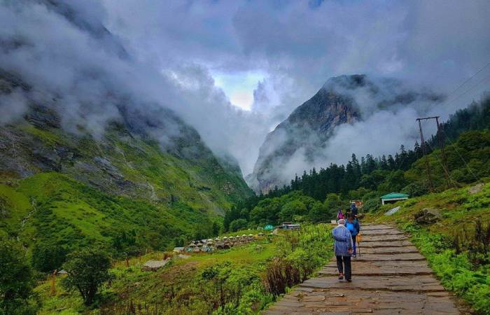 Sacred Hemkunt Sahib Pilgrim Tour