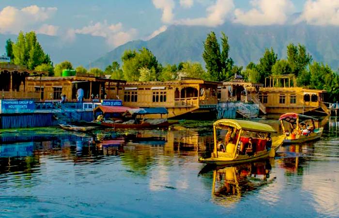 Amritsar to Kashmir Serenity