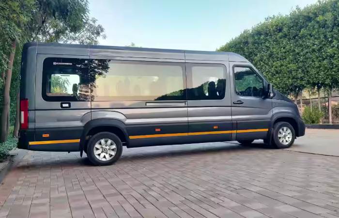 Hire 17 Seater Urbania Traveller
