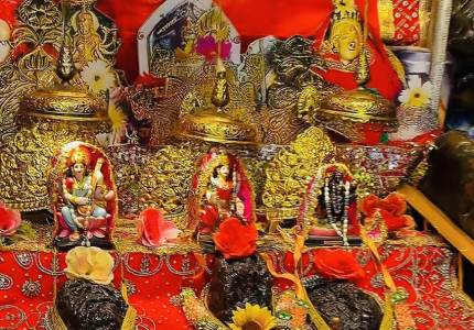 From Goddess to Gulmarg: Spiritual & Scenic Kashmir Tour